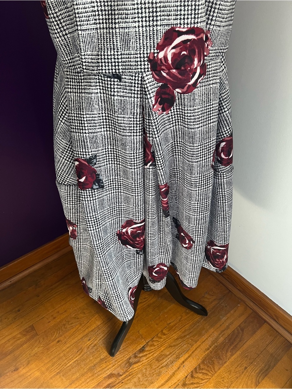 Roz & Ali Gray Plaid Plus Size Sleeveless Dress with Burgundy Rose Print - Picture 3 of 9